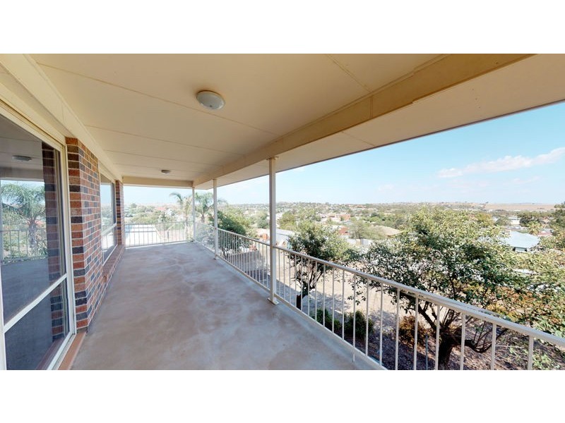 13 Cassia Way, Junee NSW 2663