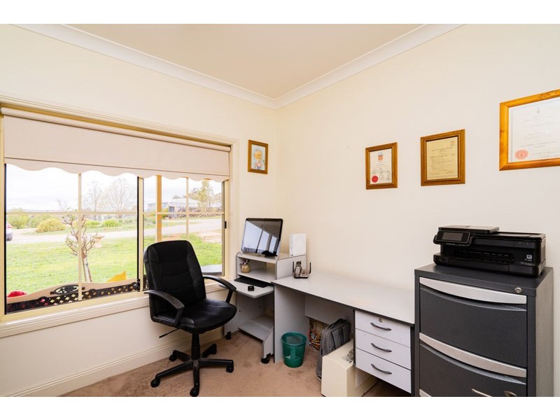 61 Tathra Dr, Junee NSW 2663