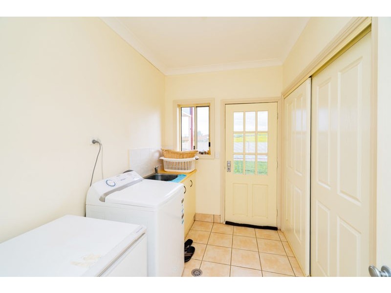 61 Tathra Dr, Junee NSW 2663