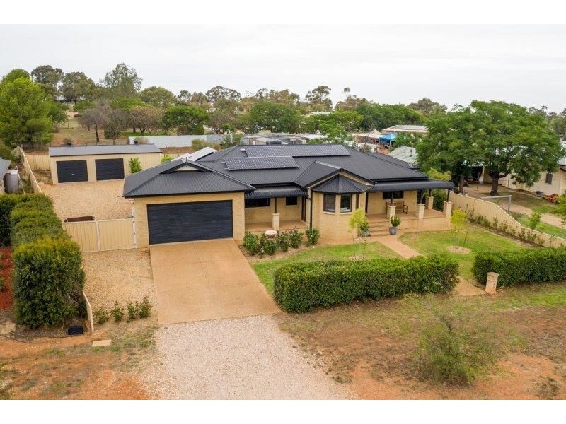 7 Stinson Street, Coolamon NSW 2701