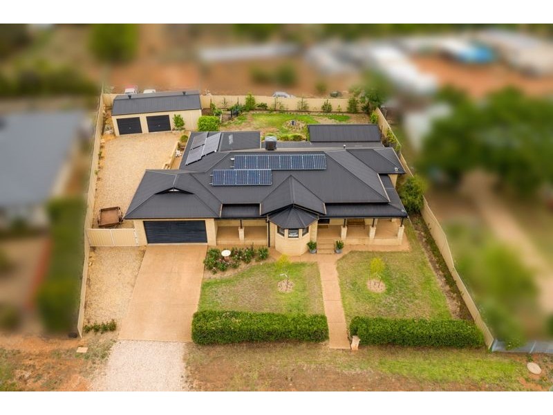 7 Stinson Street, Coolamon NSW 2701