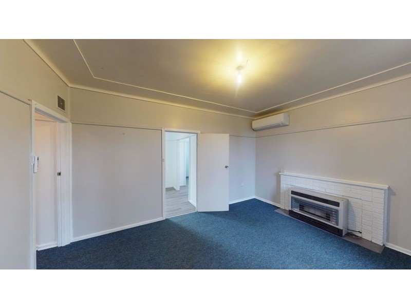 8 Cedric Street, Junee NSW 2663