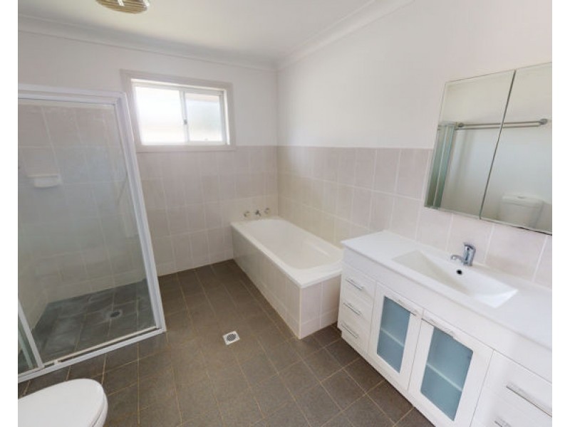 16 Marquis Street, Junee NSW 2663