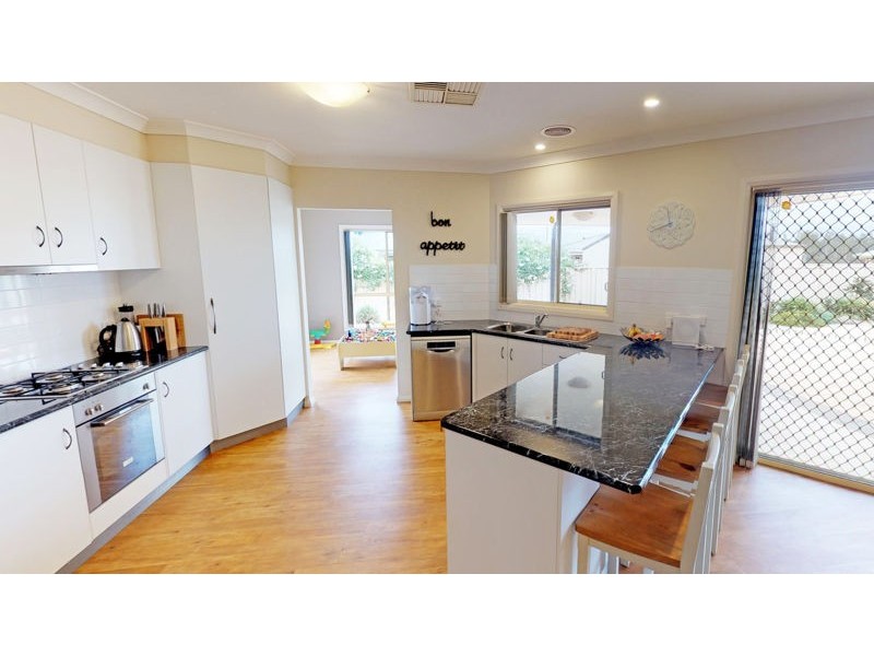 11 Adams Street, Junee NSW 2663