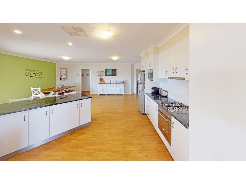 11 Adams Street, Junee NSW 2663