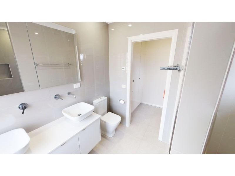 11 Adams Street, Junee NSW 2663