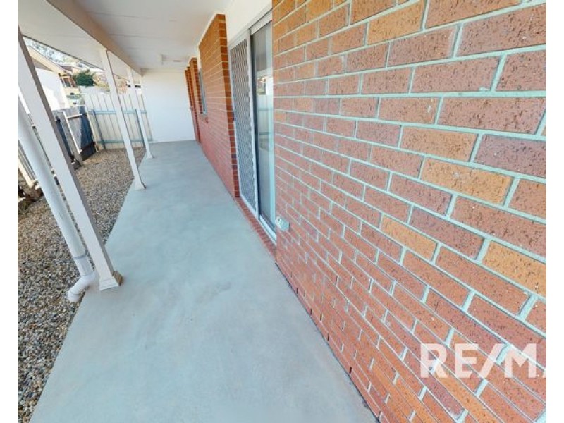 2/18 Marquis Street, Junee NSW 2663
