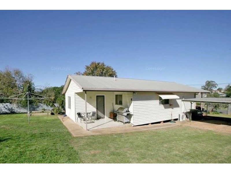 29 Hammond Street, Junee NSW 2663