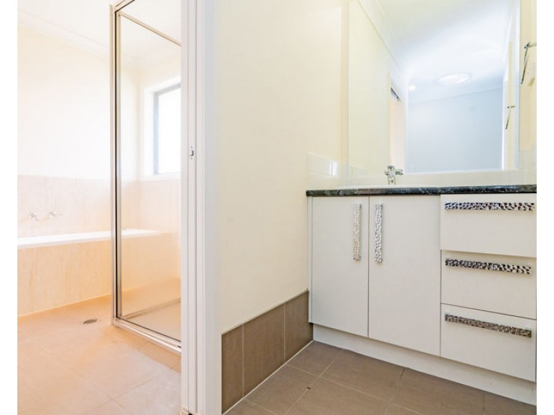 41 John Potts Dr, Junee NSW 2663