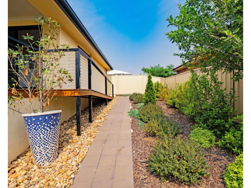 41 John Potts Dr, Junee NSW 2663