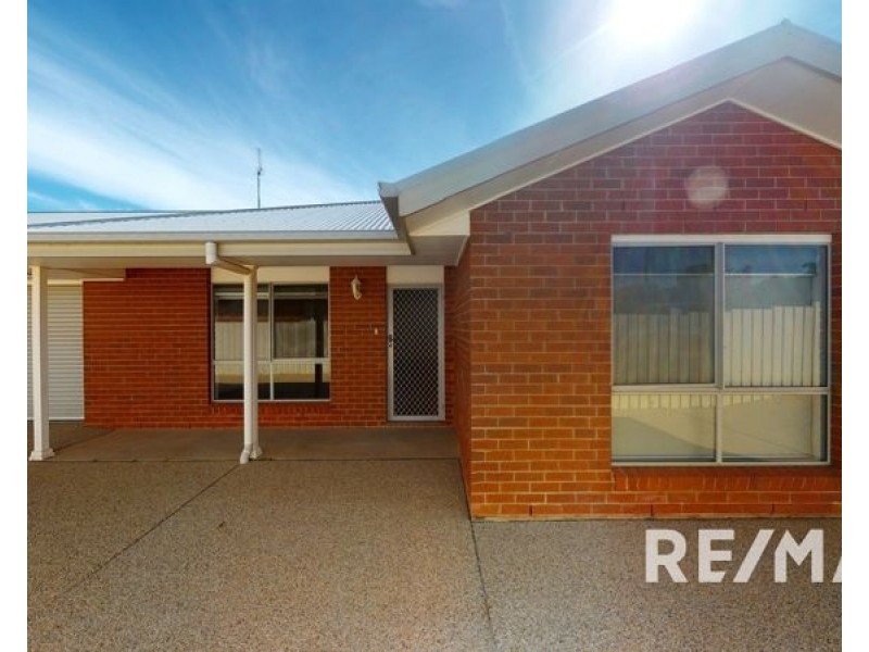 1/18 Marquis Street, Junee NSW 2663