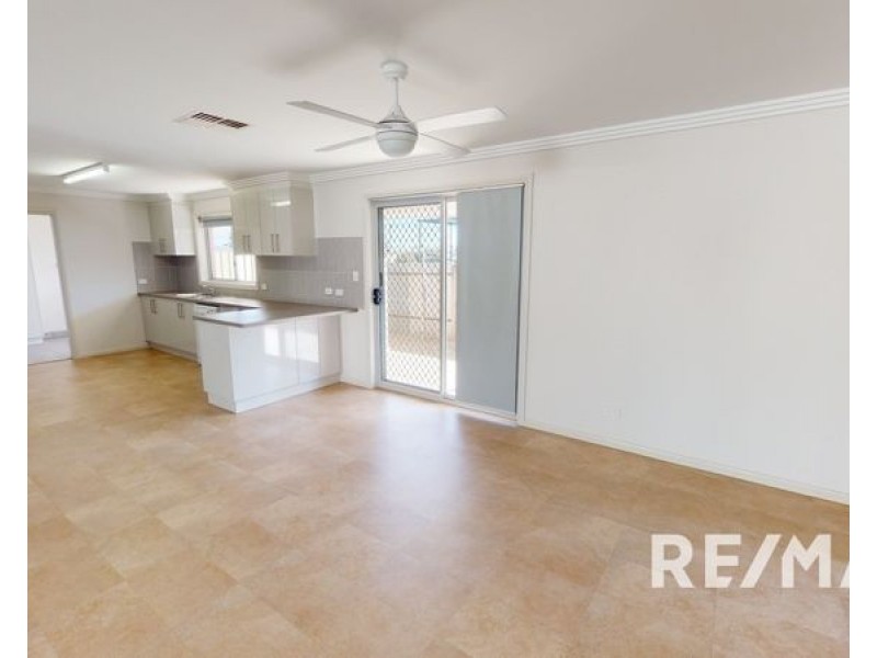 1/18 Marquis Street, Junee NSW 2663