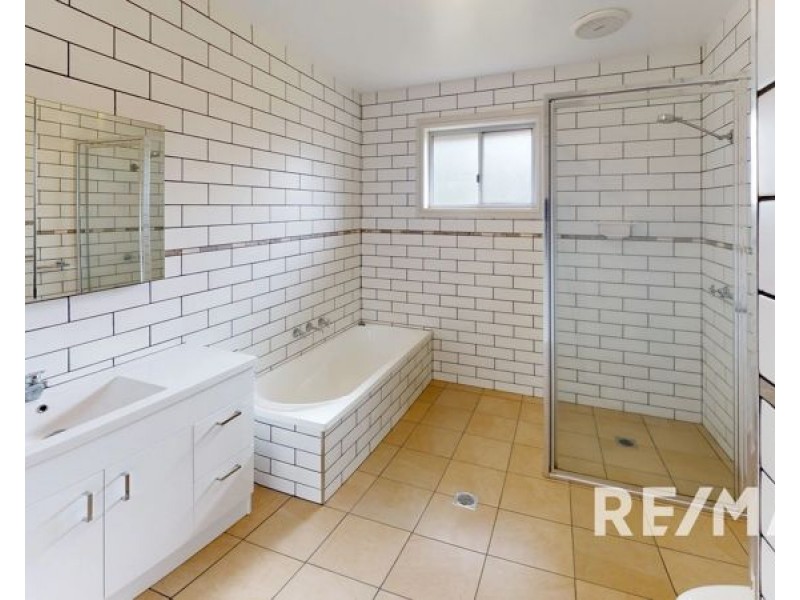 1/18 Marquis Street, Junee NSW 2663