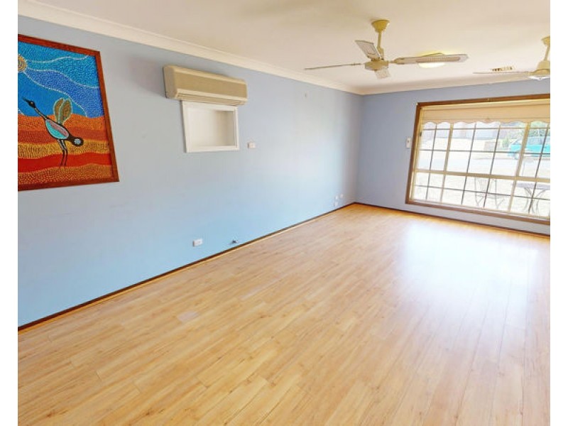 11 Hunter St, Junee NSW 2663