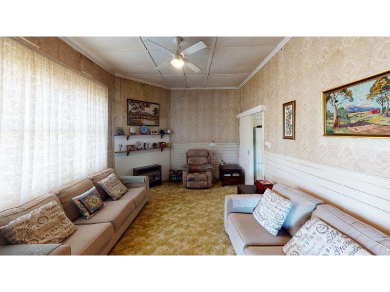 33 Stinson Street, Coolamon NSW 2701