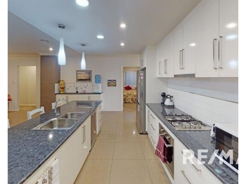 43 Loughan Rd, Junee NSW 2663