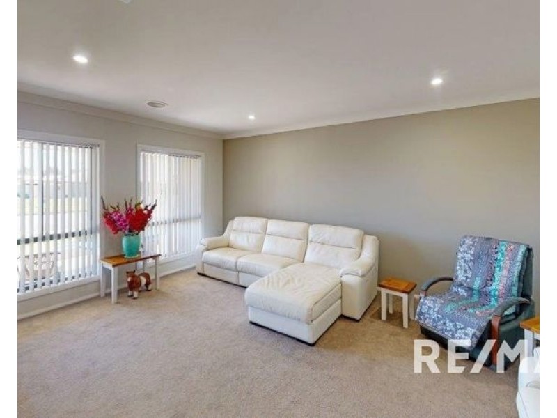 43 Loughan Rd, Junee NSW 2663
