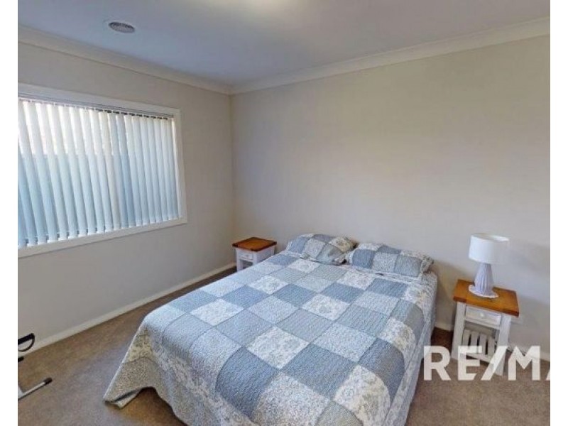 43 Loughan Rd, Junee NSW 2663