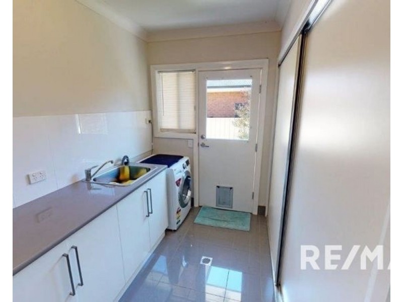 43 Loughan Rd, Junee NSW 2663