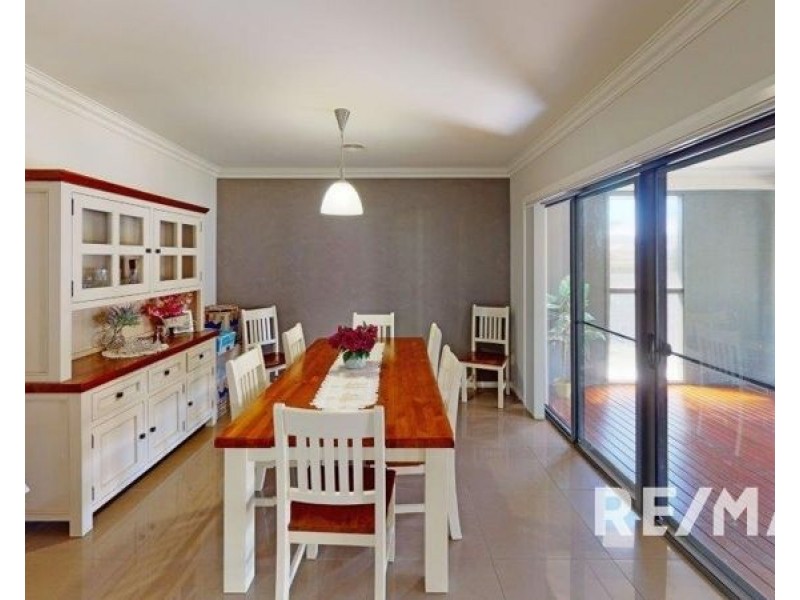 43 Loughan Rd, Junee NSW 2663