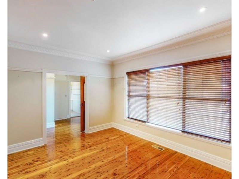 10 Lillian St, Junee NSW 2663