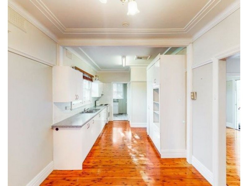 10 Lillian St, Junee NSW 2663