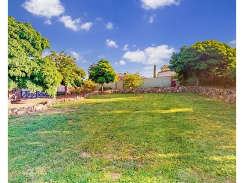 10 Lillian St, Junee NSW 2663