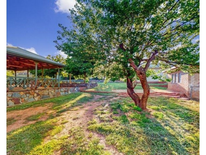 10 Lillian St, Junee NSW 2663