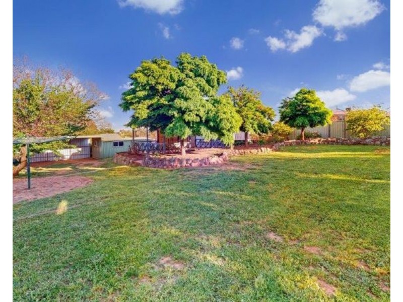 10 Lillian St, Junee NSW 2663