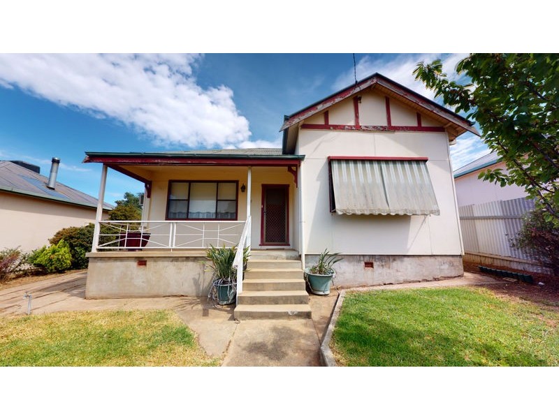 77 George Street, Junee NSW 2663