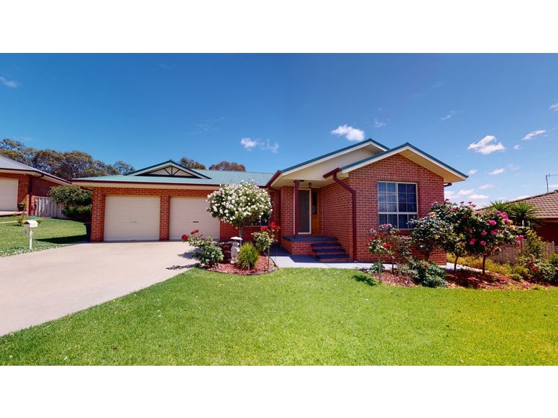 5 Pike Place, Junee NSW 2663