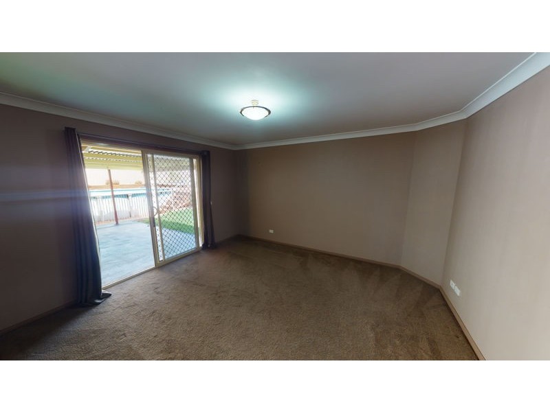 5 Pike Place, Junee NSW 2663