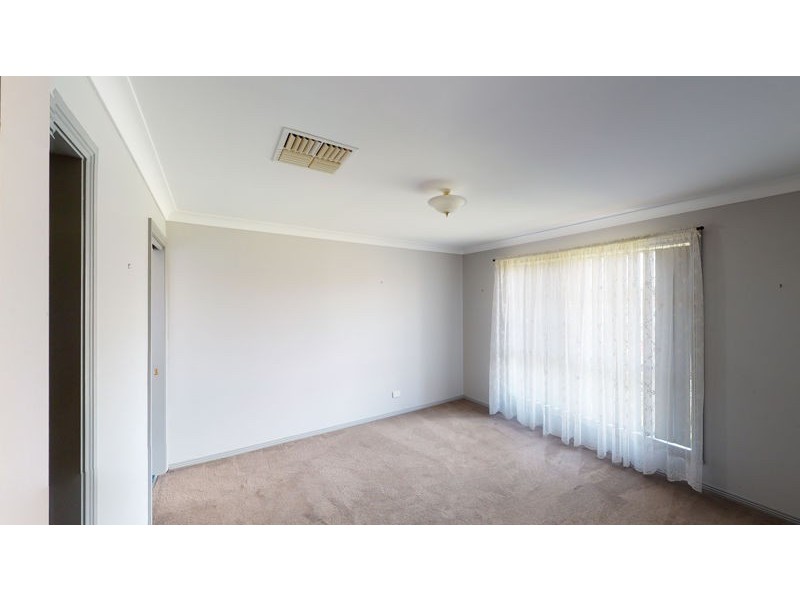 5 Pike Place, Junee NSW 2663