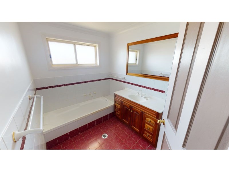 5 Pike Place, Junee NSW 2663