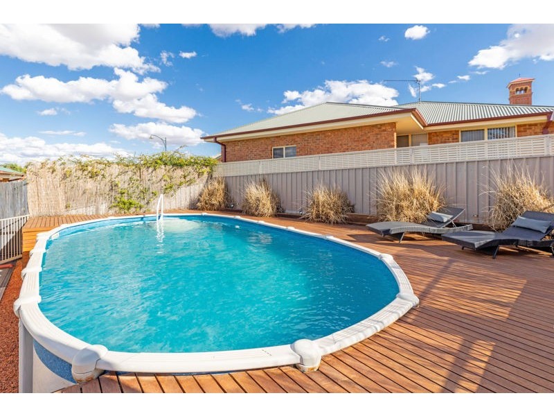 5 Pike Place, Junee NSW 2663