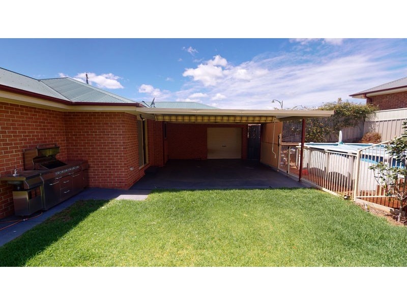 5 Pike Place, Junee NSW 2663