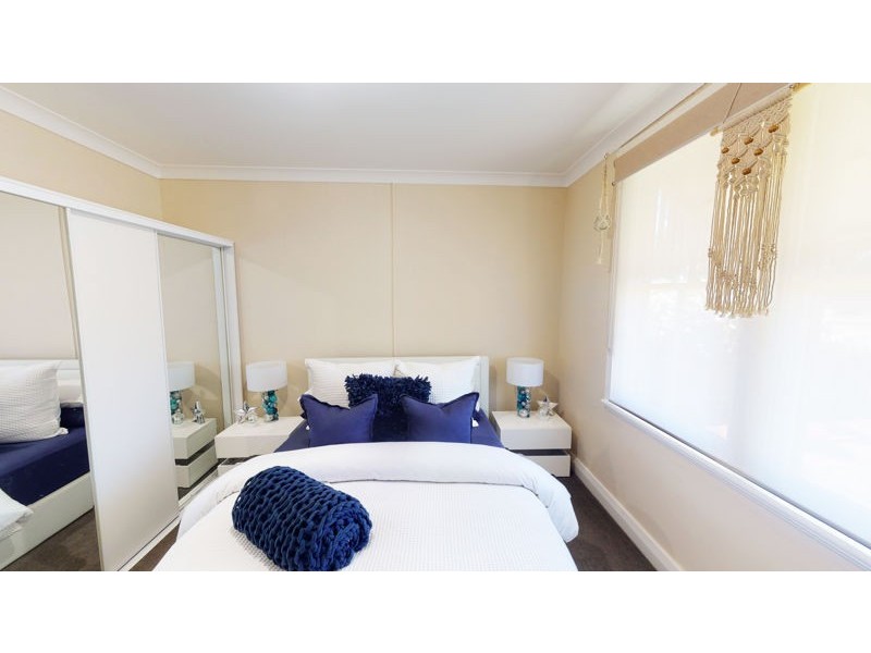 60 Regent Street, Junee NSW 2663