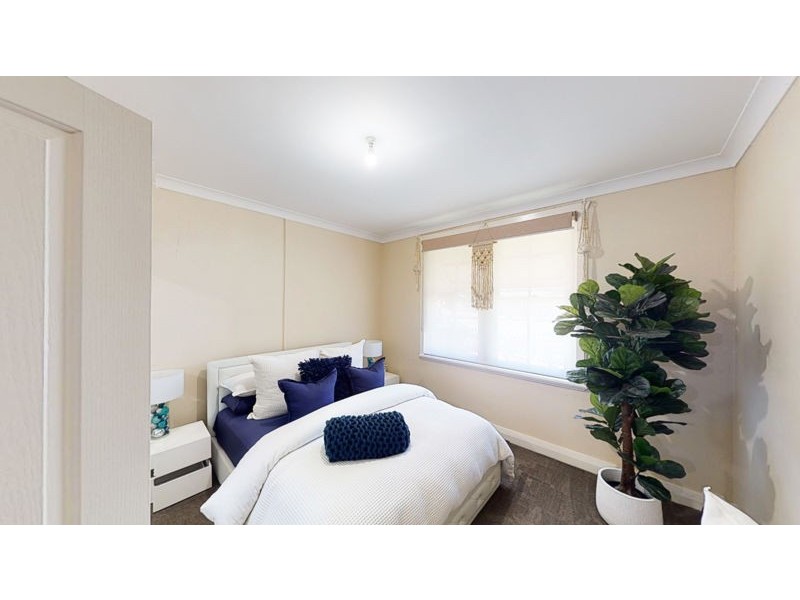 60 Regent Street, Junee NSW 2663