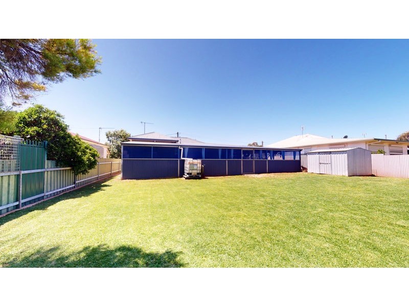 60 Regent Street, Junee NSW 2663
