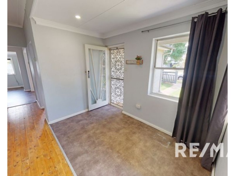 56 Regent St, Junee NSW 2663