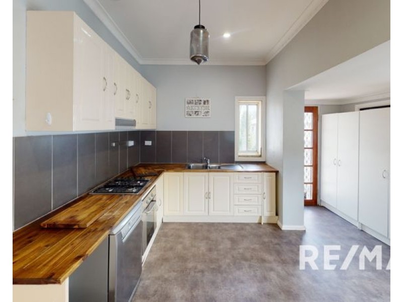 56 Regent St, Junee NSW 2663