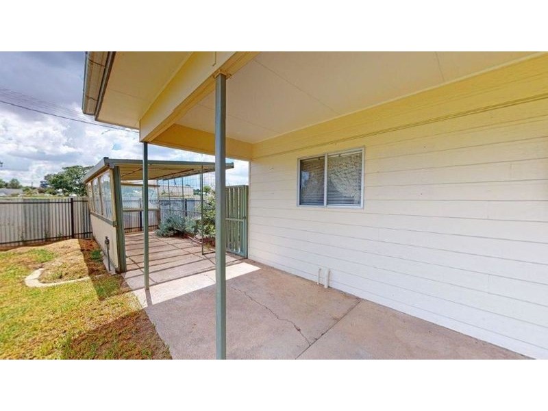 1 Hay Street, Junee NSW 2663