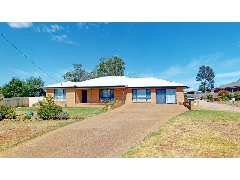 74 Lewis Street, Coolamon NSW 2701