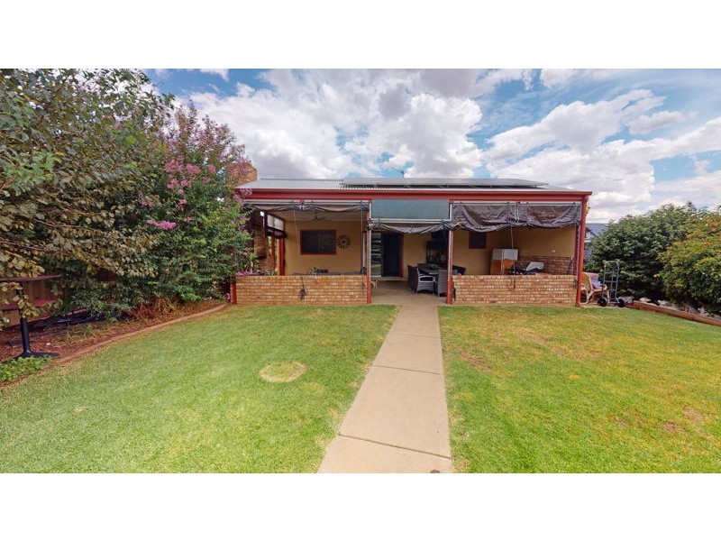 12 Florence Street, Junee NSW 2663