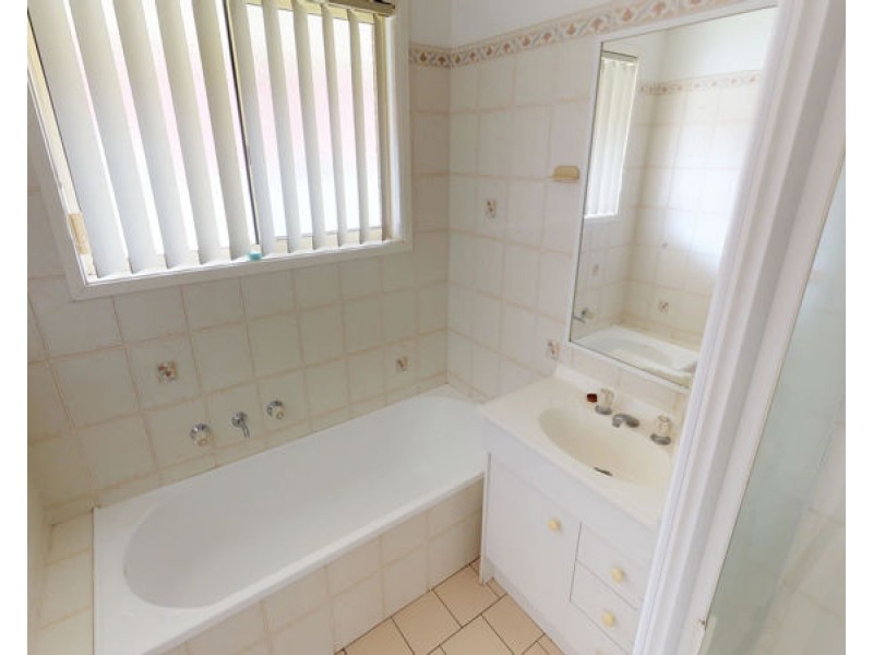 7/2 Vaughan Street, Junee NSW 2663