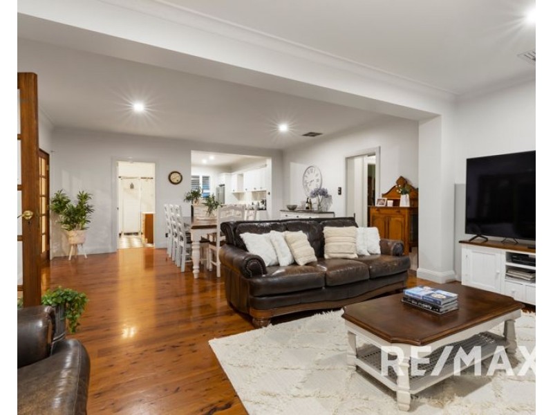 45 Railway Parade, Junee NSW 2663