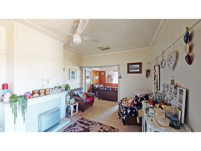11 Harold Street, Junee NSW 2663