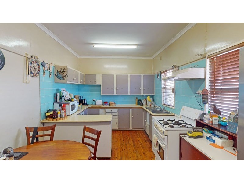 11 Harold Street, Junee NSW 2663