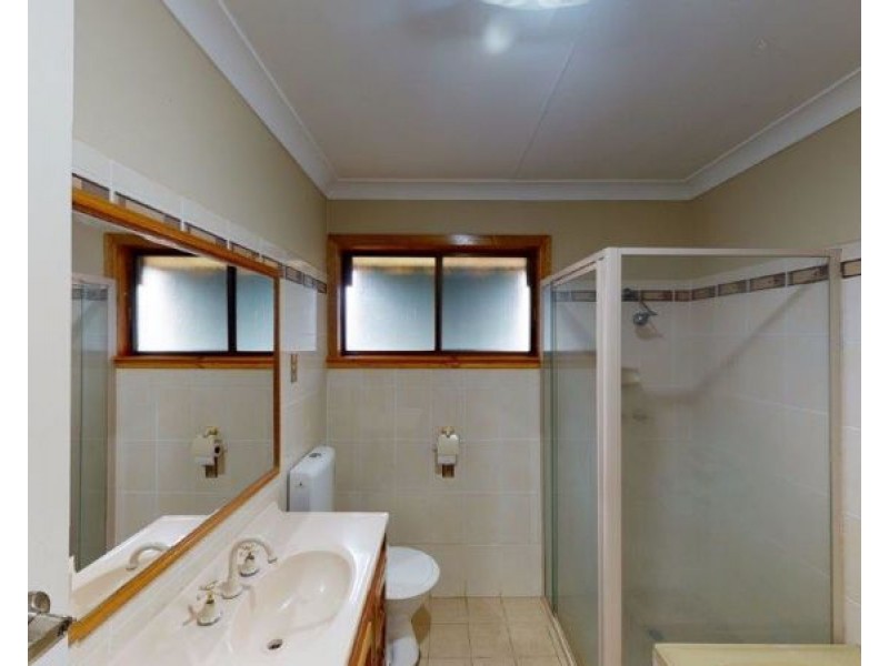 34 Marquis St, Junee NSW 2663