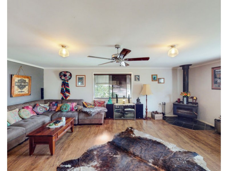 27 Dalley Street, Junee NSW 2663